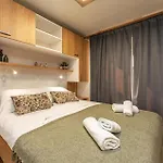 Premium House 4