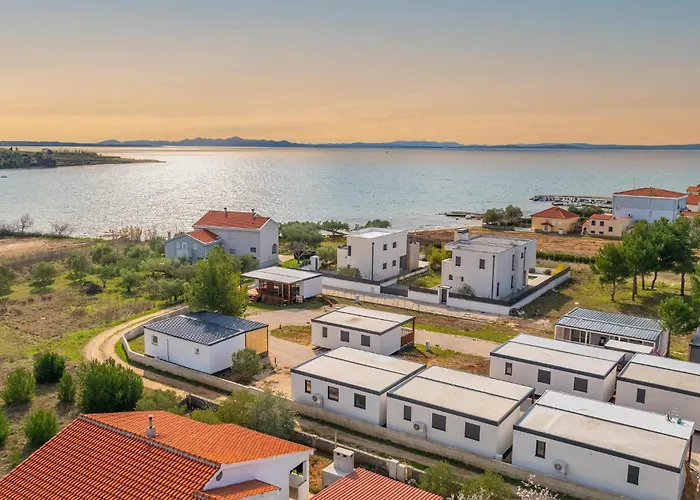 Premium Holiday House 4 Привлака
