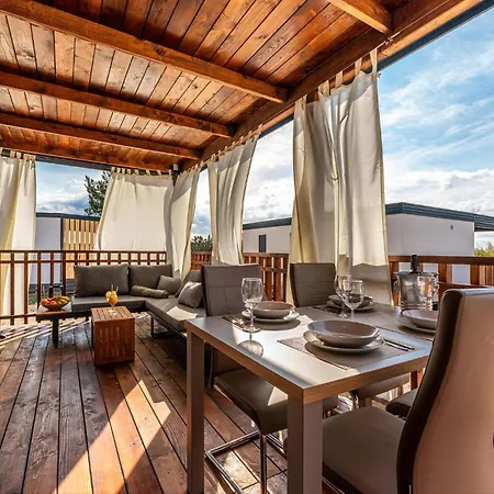 Premium House 4 *